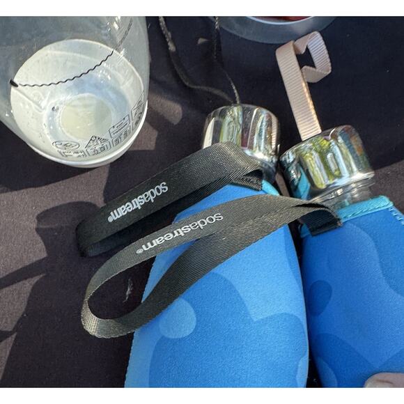 Sodastream Soda Sparkling Water Maker Machine Lot 3 Tanks Flavor Bottles & More! - Picture 8 of 10